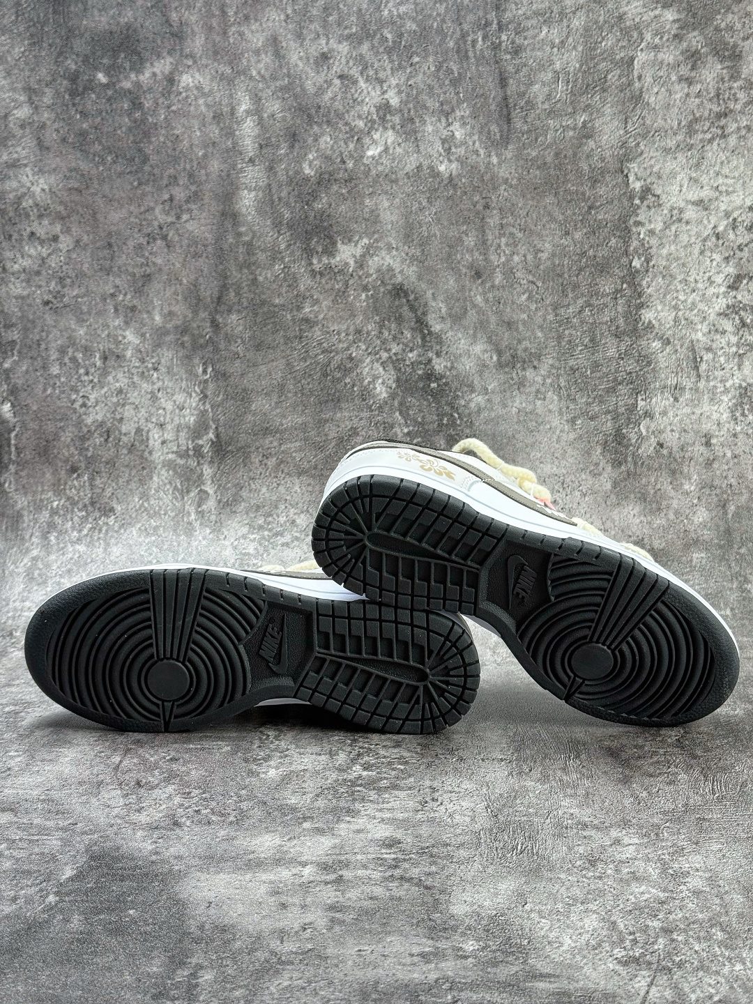 Nike SB Dunk Low 白灰绑带 DD1391-100-Top High Quatity Cheap Sneakers Fashion Clothing Clothes Bags handbags Shoes of all Brand wholesale With The best Quality And Beautiful Price from China Factory Chinese suppliers wholesaler seller Nike SB Dunk Low 白灰绑带 DD1391-100