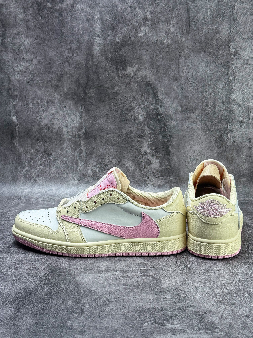 Travis Scott x Nike Air Jordan 1 Low 米白粉 Air Jordan 1 Low 反转倒钩 版本 IQ7604-100-Top High Quatity Cheap Sneakers Fashion Clothing Clothes Bags handbags Shoes of all Brand wholesale With The best Quality And Beautiful Price from China Factory Chinese suppliers wholesaler seller Travis Scott x Nike Air Jordan 1 Low 米白粉 Air Jordan 1 Low 反转倒钩 版本 IQ7604-100