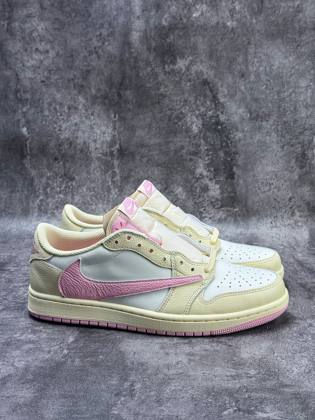 Travis Scott x Nike Air Jordan 1 Low 米白粉 Air Jordan 1 Low 反转倒钩 版本 IQ7604-100-Top High Quatity Cheap Sneakers Fashion Clothing Clothes Bags handbags Shoes of all Brand wholesale With The best Quality And Beautiful Price from China Factory Chinese suppliers wholesaler seller Travis Scott x Nike Air Jordan 1 Low 米白粉 Air Jordan 1 Low 反转倒钩 版本 IQ7604-100