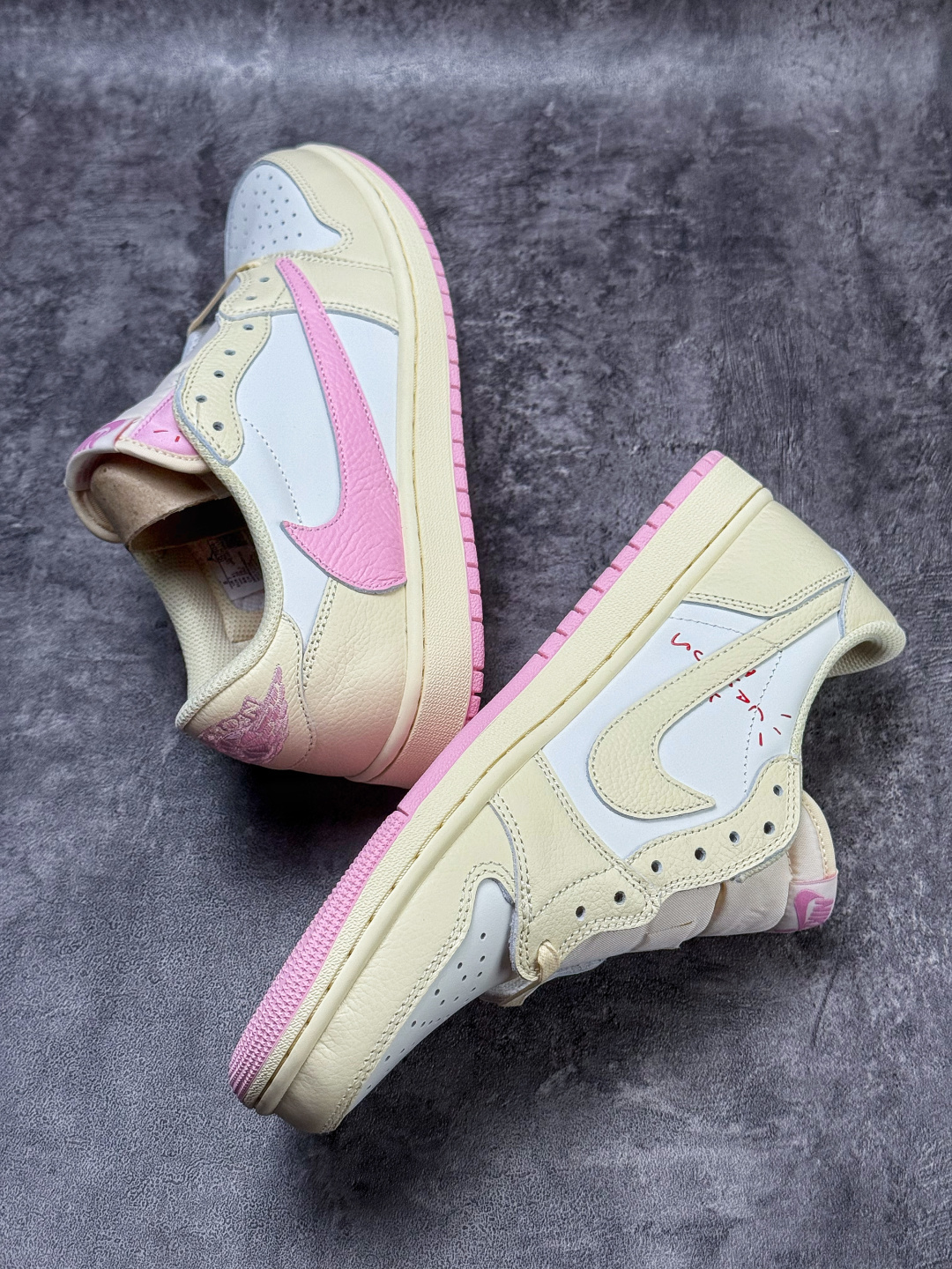 Travis Scott x Nike Air Jordan 1 Low 米白粉 Air Jordan 1 Low 反转倒钩 版本 IQ7604-100-Top High Quatity Cheap Sneakers Fashion Clothing Clothes Bags handbags Shoes of all Brand wholesale With The best Quality And Beautiful Price from China Factory Chinese suppliers wholesaler seller Travis Scott x Nike Air Jordan 1 Low 米白粉 Air Jordan 1 Low 反转倒钩 版本 IQ7604-100