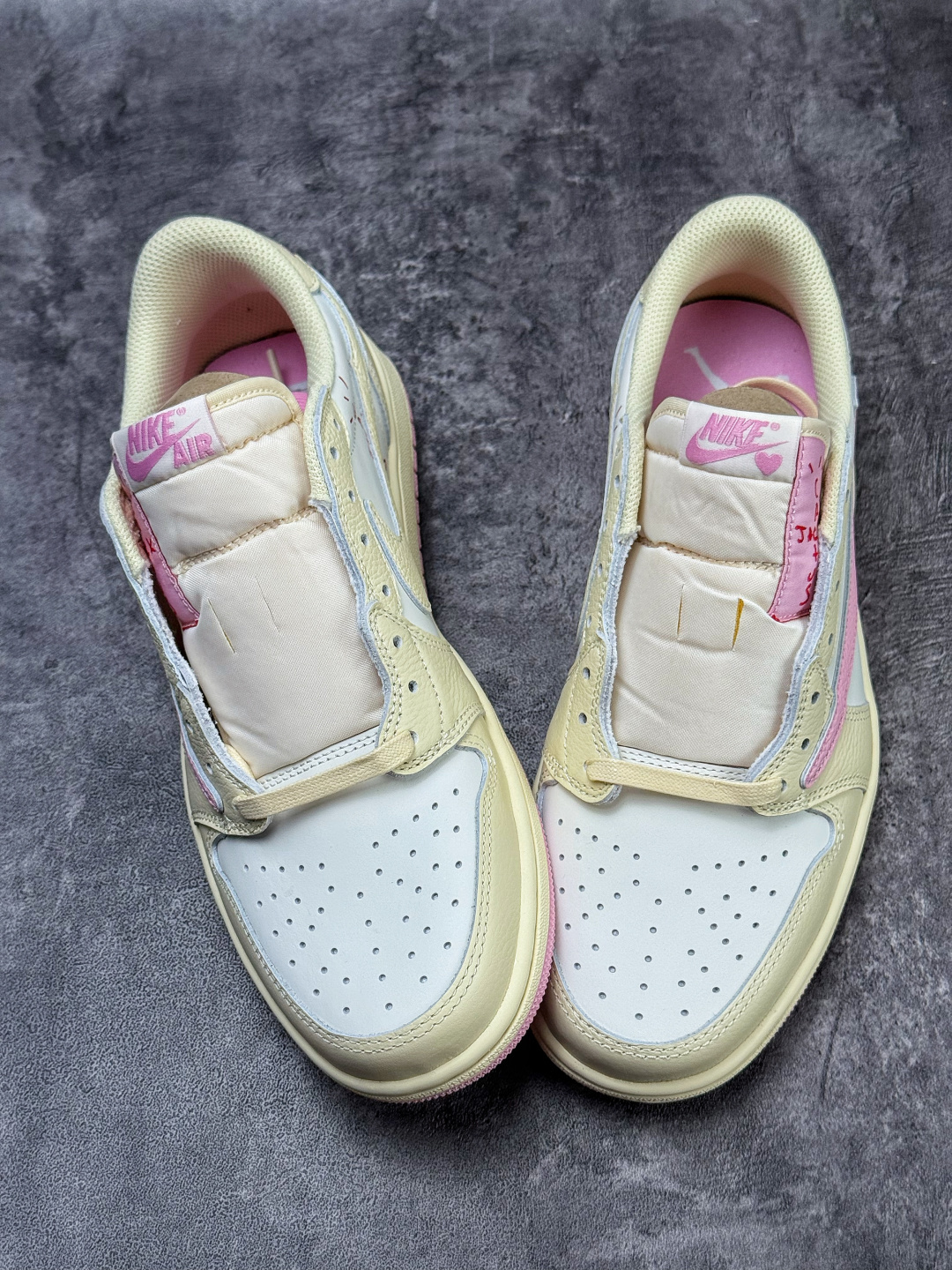Travis Scott x Nike Air Jordan 1 Low 米白粉 Air Jordan 1 Low 反转倒钩 版本 IQ7604-100-Top High Quatity Cheap Sneakers Fashion Clothing Clothes Bags handbags Shoes of all Brand wholesale With The best Quality And Beautiful Price from China Factory Chinese suppliers wholesaler seller Travis Scott x Nike Air Jordan 1 Low 米白粉 Air Jordan 1 Low 反转倒钩 版本 IQ7604-100