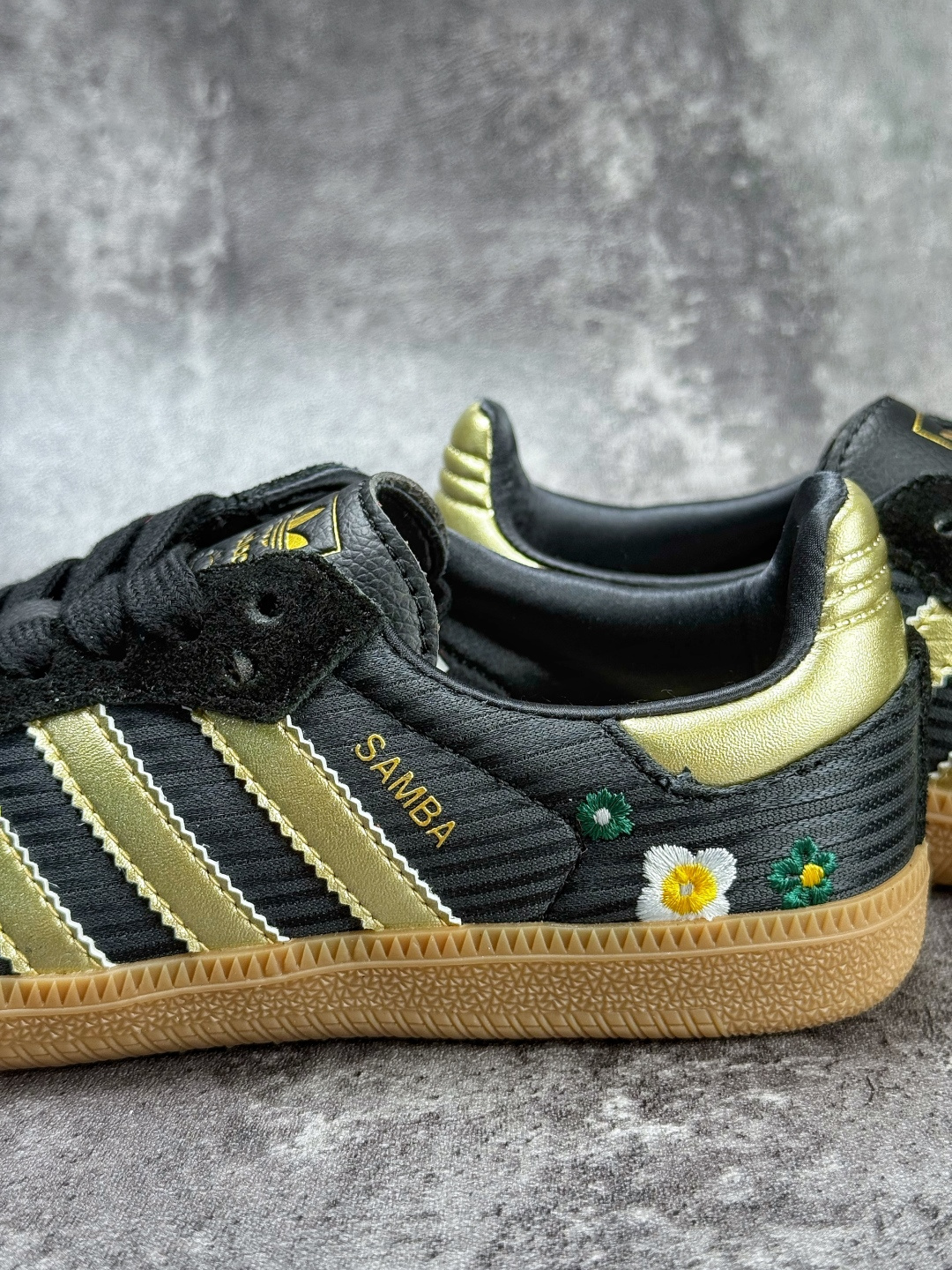 140 adidas originals Samba W 三叶草休闲防滑耐磨低帮板鞋 IH1331-Chinese UA Cheap High Quatity Brand Clothes Bags handbags Sneakers wholesale wholesaler seller from China Factory suppliers Fashion Clothing Shoes best Quality Beautiful Price 140 adidas originals Samba W 三叶草休闲防滑耐磨低帮板鞋 IH1331