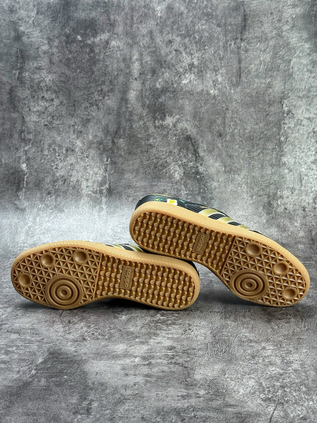 140 adidas originals Samba W 三叶草休闲防滑耐磨低帮板鞋 IH1331-Chinese UA Cheap High Quatity Brand Clothes Bags handbags Sneakers wholesale wholesaler seller from China Factory suppliers Fashion Clothing Shoes best Quality Beautiful Price 140 adidas originals Samba W 三叶草休闲防滑耐磨低帮板鞋 IH1331