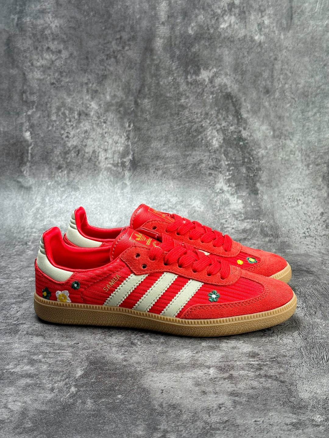 140 adidas originals Samba W 三叶草休闲防滑耐磨低帮板鞋 IH9056