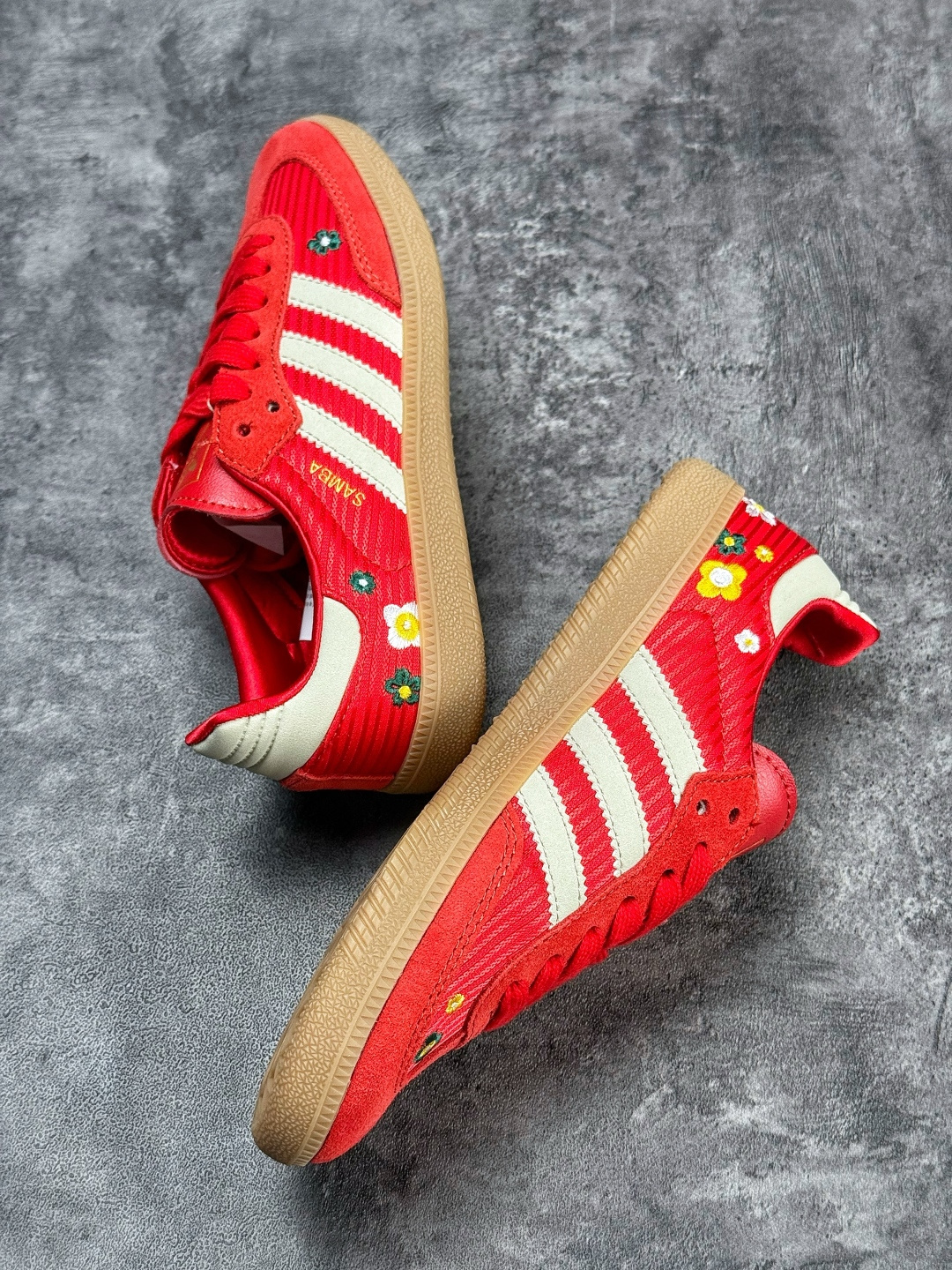 140 adidas originals Samba W 三叶草休闲防滑耐磨低帮板鞋 IH9056