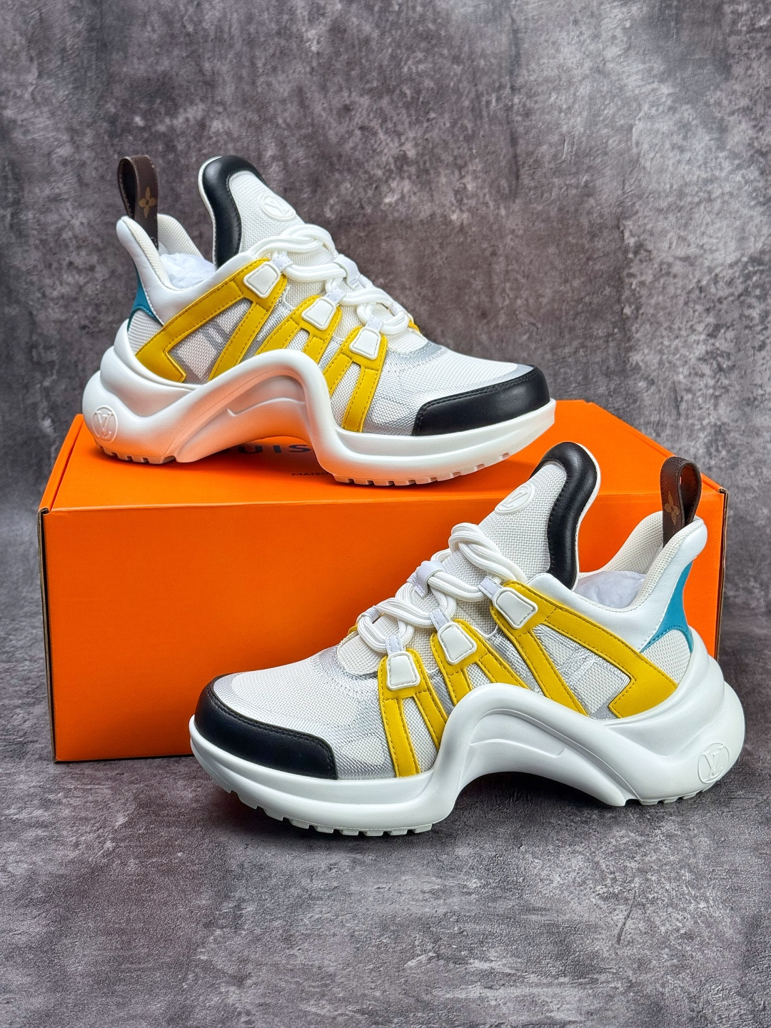 LOUIS VUITTON Archlight皮革时尚圆头系带 低帮 生活休闲鞋 真-Top High Quatity Cheap Sneakers Fashion Clothing Clothes Bags handbags Shoes of all Brand wholesale With The best Quality And Beautiful Price from China Factory Chinese suppliers wholesaler seller LOUIS VUITTON Archlight皮革时尚圆头系带 低帮 生活休闲鞋 真