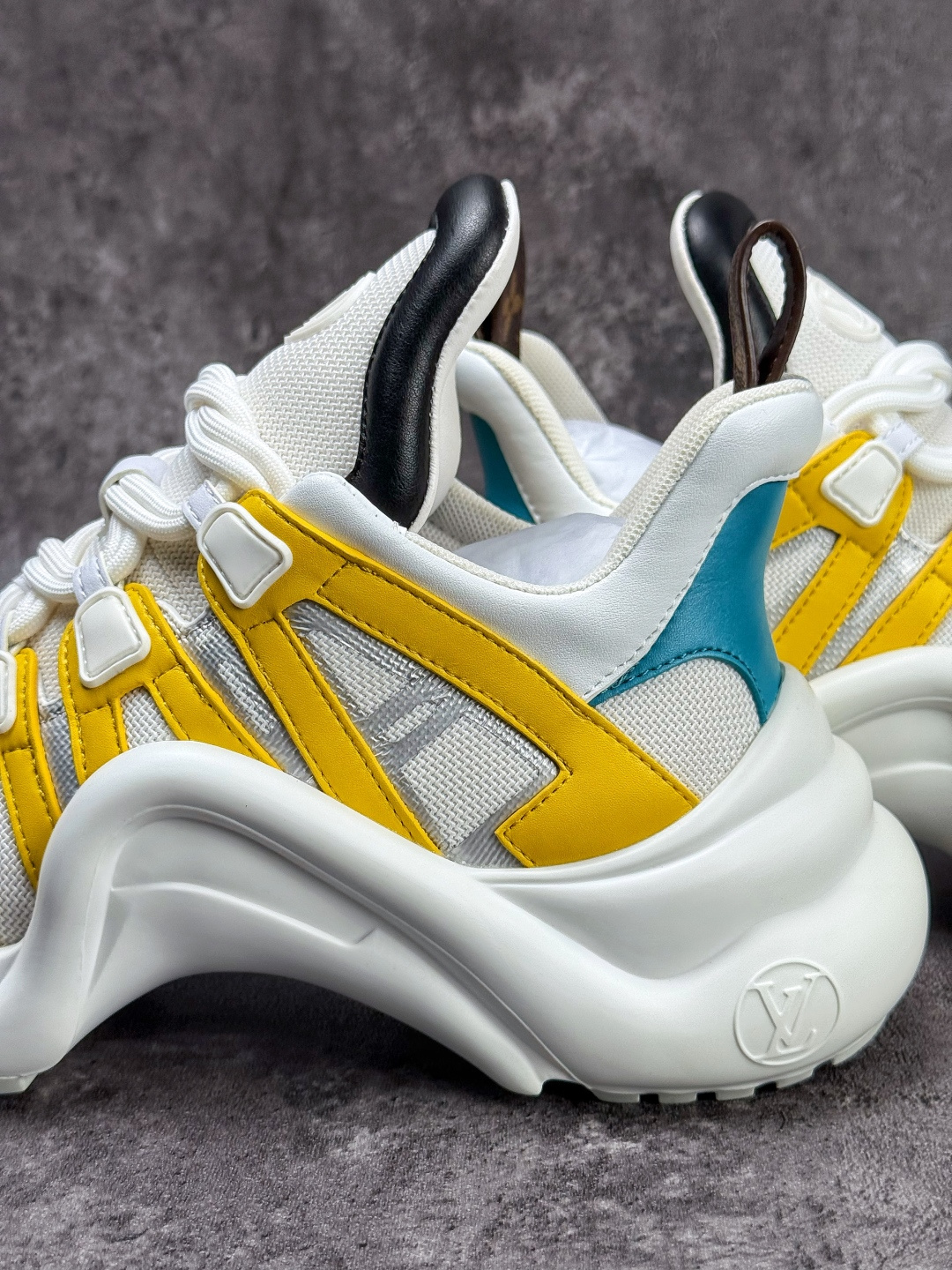 LOUIS VUITTON Archlight皮革时尚圆头系带 低帮 生活休闲鞋 真-Top High Quatity Cheap Sneakers Fashion Clothing Clothes Bags handbags Shoes of all Brand wholesale With The best Quality And Beautiful Price from China Factory Chinese suppliers wholesaler seller LOUIS VUITTON Archlight皮革时尚圆头系带 低帮 生活休闲鞋 真