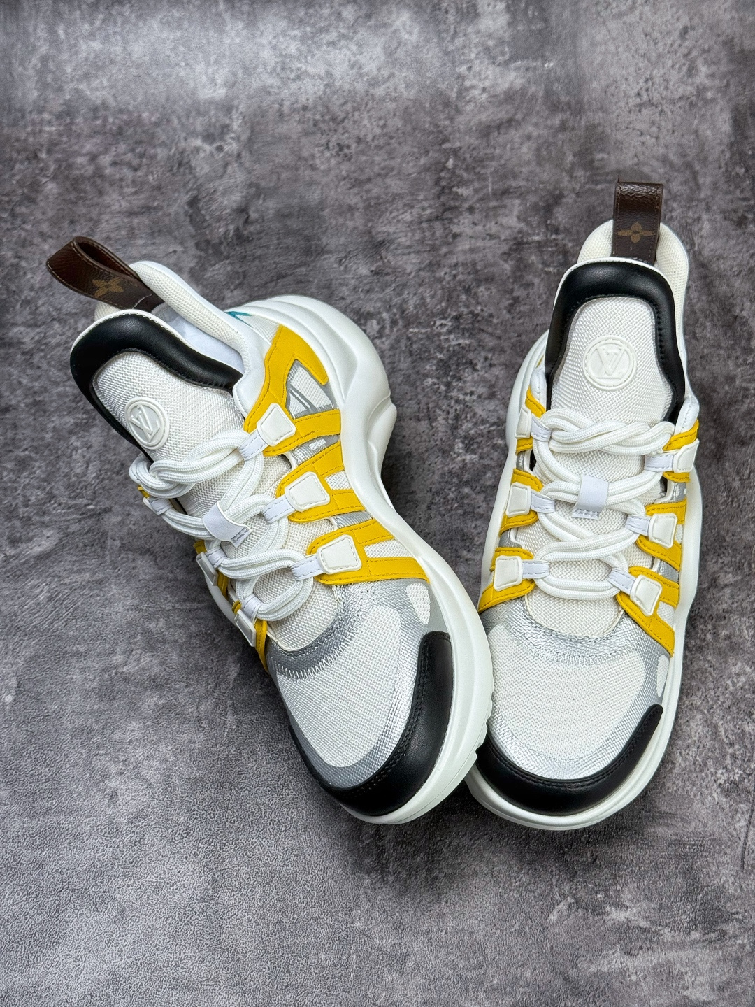 LOUIS VUITTON Archlight皮革时尚圆头系带 低帮 生活休闲鞋 真-Top High Quatity Cheap Sneakers Fashion Clothing Clothes Bags handbags Shoes of all Brand wholesale With The best Quality And Beautiful Price from China Factory Chinese suppliers wholesaler seller LOUIS VUITTON Archlight皮革时尚圆头系带 低帮 生活休闲鞋 真