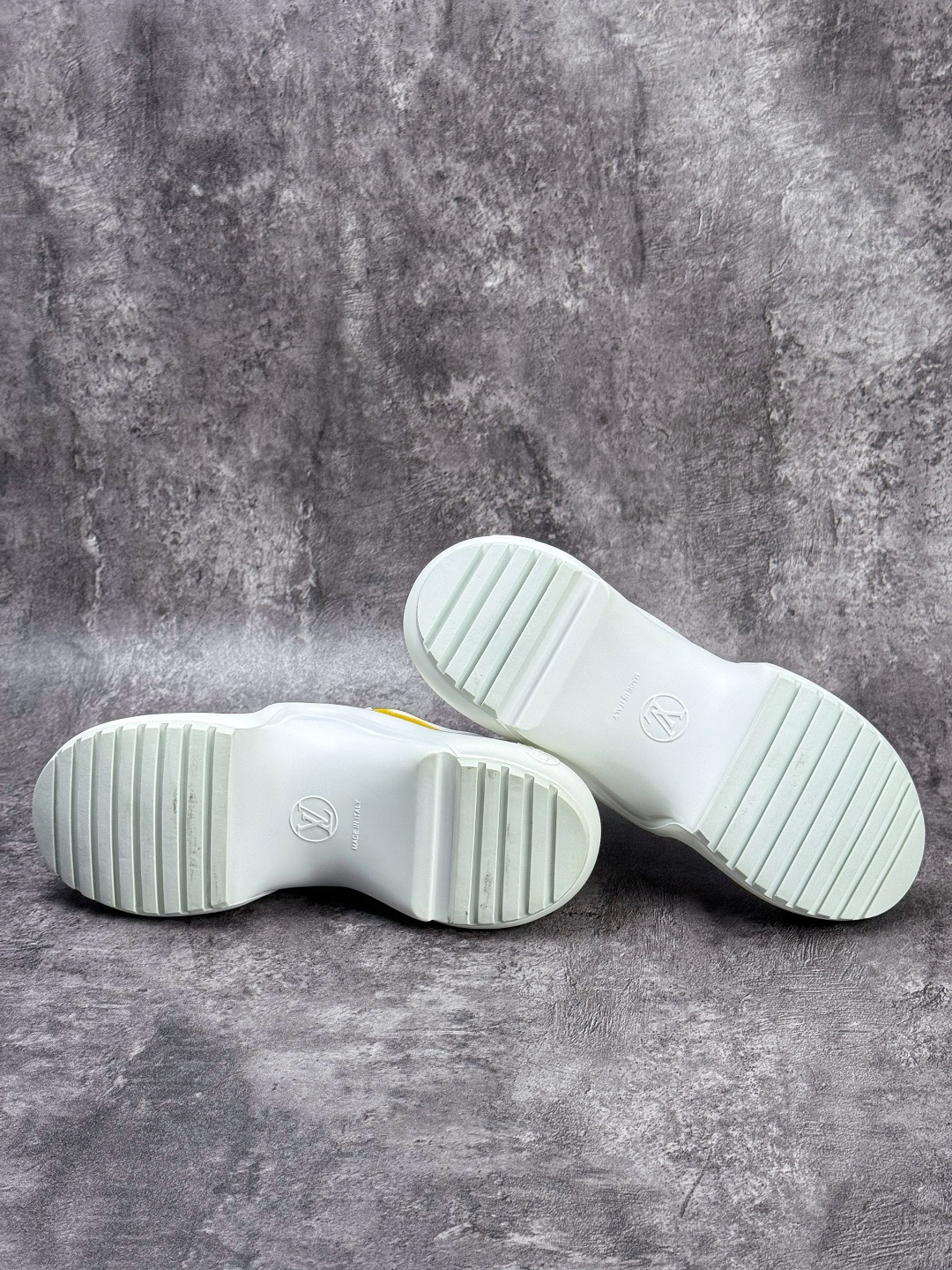 LOUIS VUITTON Archlight皮革时尚圆头系带 低帮 生活休闲鞋 真-Top High Quatity Cheap Sneakers Fashion Clothing Clothes Bags handbags Shoes of all Brand wholesale With The best Quality And Beautiful Price from China Factory Chinese suppliers wholesaler seller LOUIS VUITTON Archlight皮革时尚圆头系带 低帮 生活休闲鞋 真