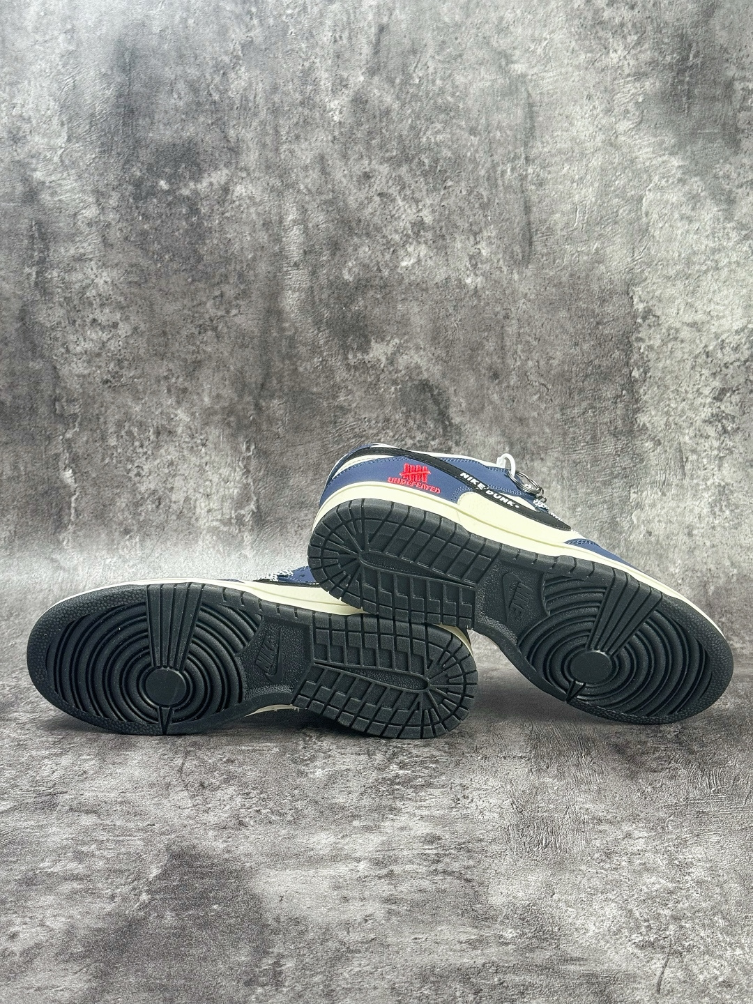 Nike SB Dunk Low x UNDEFEATED 蓝白黑小勾满天星 TX1688-019-Top High Quatity Cheap Sneakers Fashion Clothing Clothes Bags handbags Shoes of all Brand wholesale With The best Quality And Beautiful Price from China Factory Chinese suppliers wholesaler seller Nike SB Dunk Low x UNDEFEATED 蓝白黑小勾满天星 TX1688-019