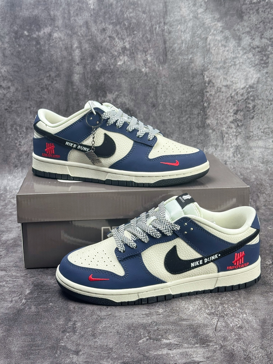 Nike SB Dunk Low x UNDEFEATED 蓝白黑小勾满天星 TX1688-019-Top High Quatity Cheap Sneakers Fashion Clothing Clothes Bags handbags Shoes of all Brand wholesale With The best Quality And Beautiful Price from China Factory Chinese suppliers wholesaler seller Nike SB Dunk Low x UNDEFEATED 蓝白黑小勾满天星 TX1688-019