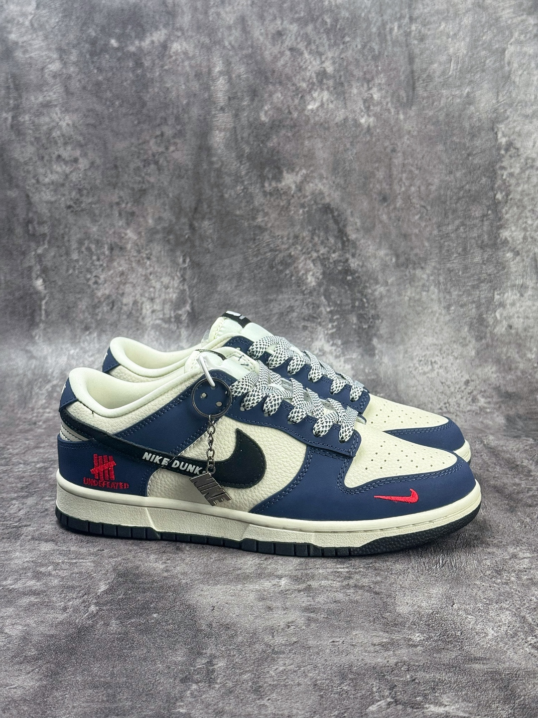 Nike SB Dunk Low x UNDEFEATED 蓝白黑小勾满天星 TX1688-019-Top High Quatity Cheap Sneakers Fashion Clothing Clothes Bags handbags Shoes of all Brand wholesale With The best Quality And Beautiful Price from China Factory Chinese suppliers wholesaler seller Nike SB Dunk Low x UNDEFEATED 蓝白黑小勾满天星 TX1688-019