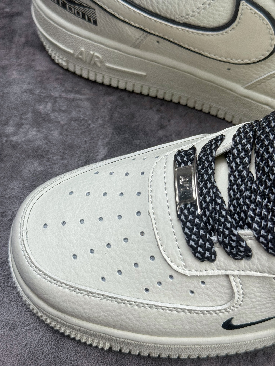 210 Nike Air Force 1 Low 07 白黑小勾满天星 CS5288-067