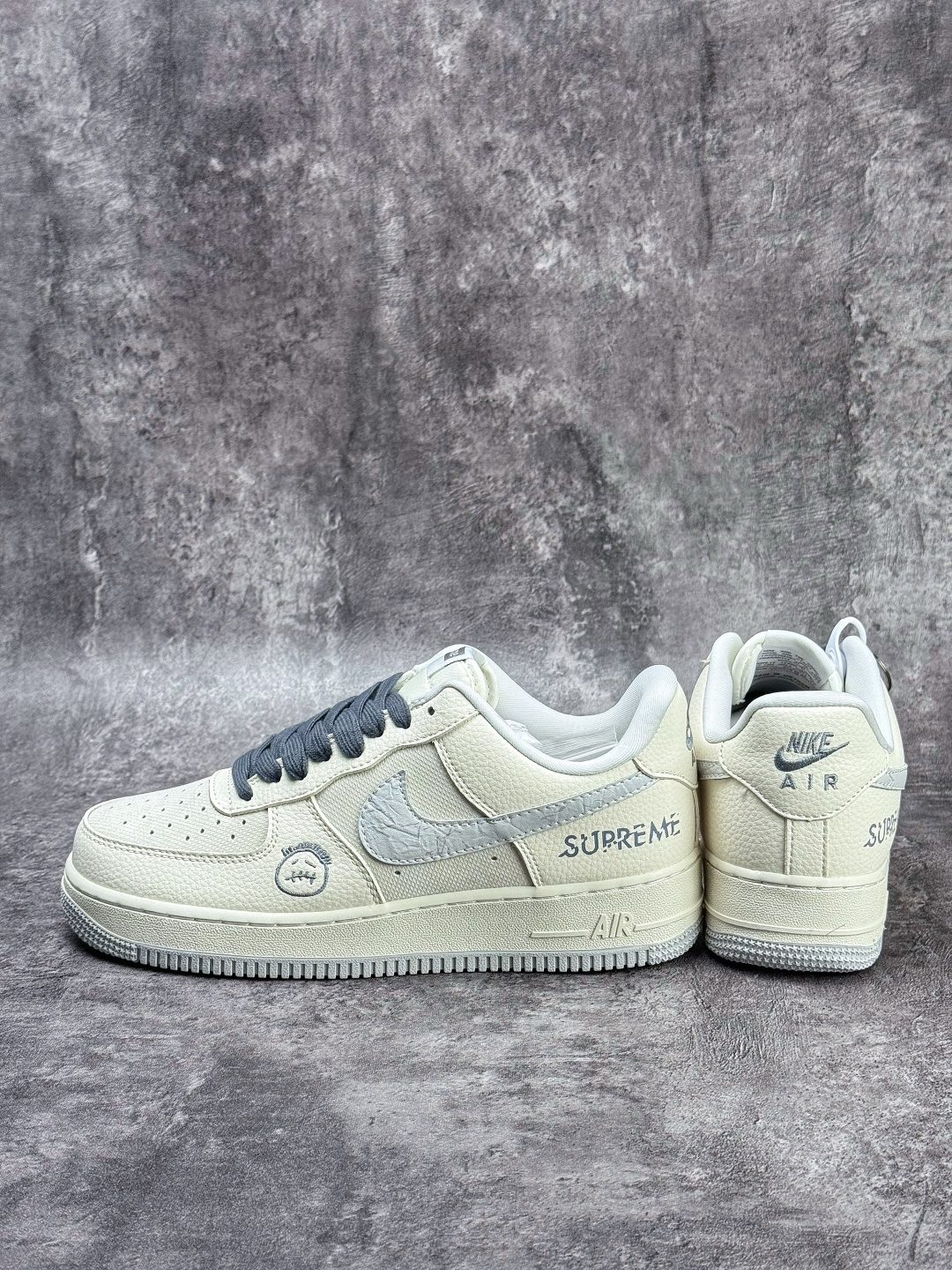 210 Nike Air Force 1 Low 07 x Superme 白灰 DW8806-009-Chinese UA Cheap High Quatity Brand Clothes Bags handbags Sneakers wholesale wholesaler seller from China Factory suppliers Fashion Clothing Shoes best Quality Beautiful Price 210 Nike Air Force 1 Low 07 x Superme 白灰 DW8806-009