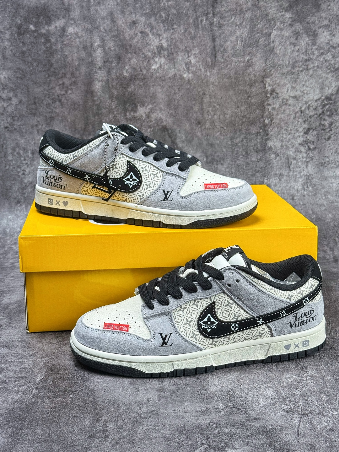 Nike SB Dunk Low x Louis Vuitton 灰白黑 DN3168-030-Top High Quatity Cheap Sneakers Fashion Clothing Clothes Bags handbags Shoes of all Brand wholesale With The best Quality And Beautiful Price from China Factory Chinese suppliers wholesaler seller Nike SB Dunk Low x Louis Vuitton 灰白黑 DN3168-030