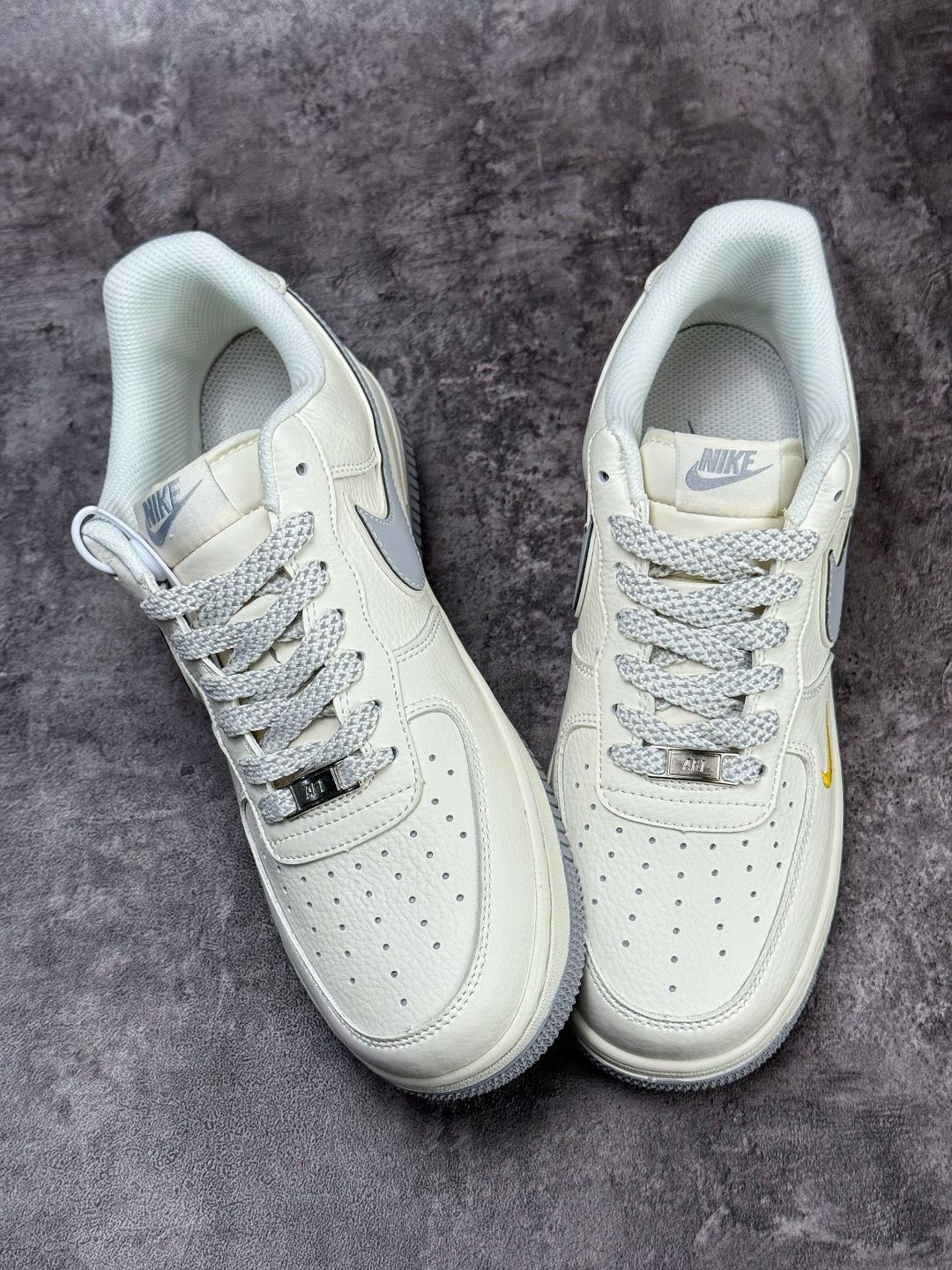 Nike Air Force 1 Low 07 白灰小勾满天星 CS5288-068