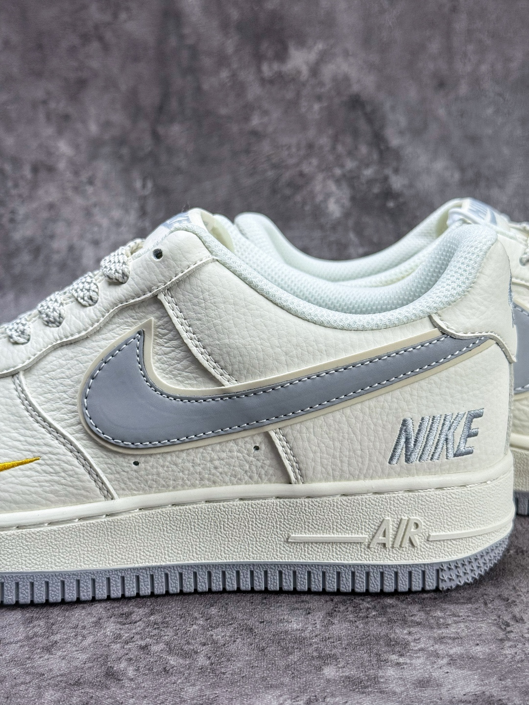 Nike Air Force 1 Low 07 白灰小勾满天星 CS5288-068