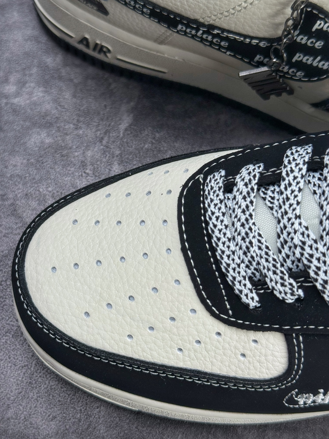 Nike Air Force 1 Low 07 x PALACE 黑白小勾满天星 DW8806-005-Top High Quatity Cheap Sneakers Fashion Clothing Clothes Bags handbags Shoes of all Brand wholesale With The best Quality And Beautiful Price from China Factory Chinese suppliers wholesaler seller Nike Air Force 1 Low 07 x PALACE 黑白小勾满天星 DW8806-005