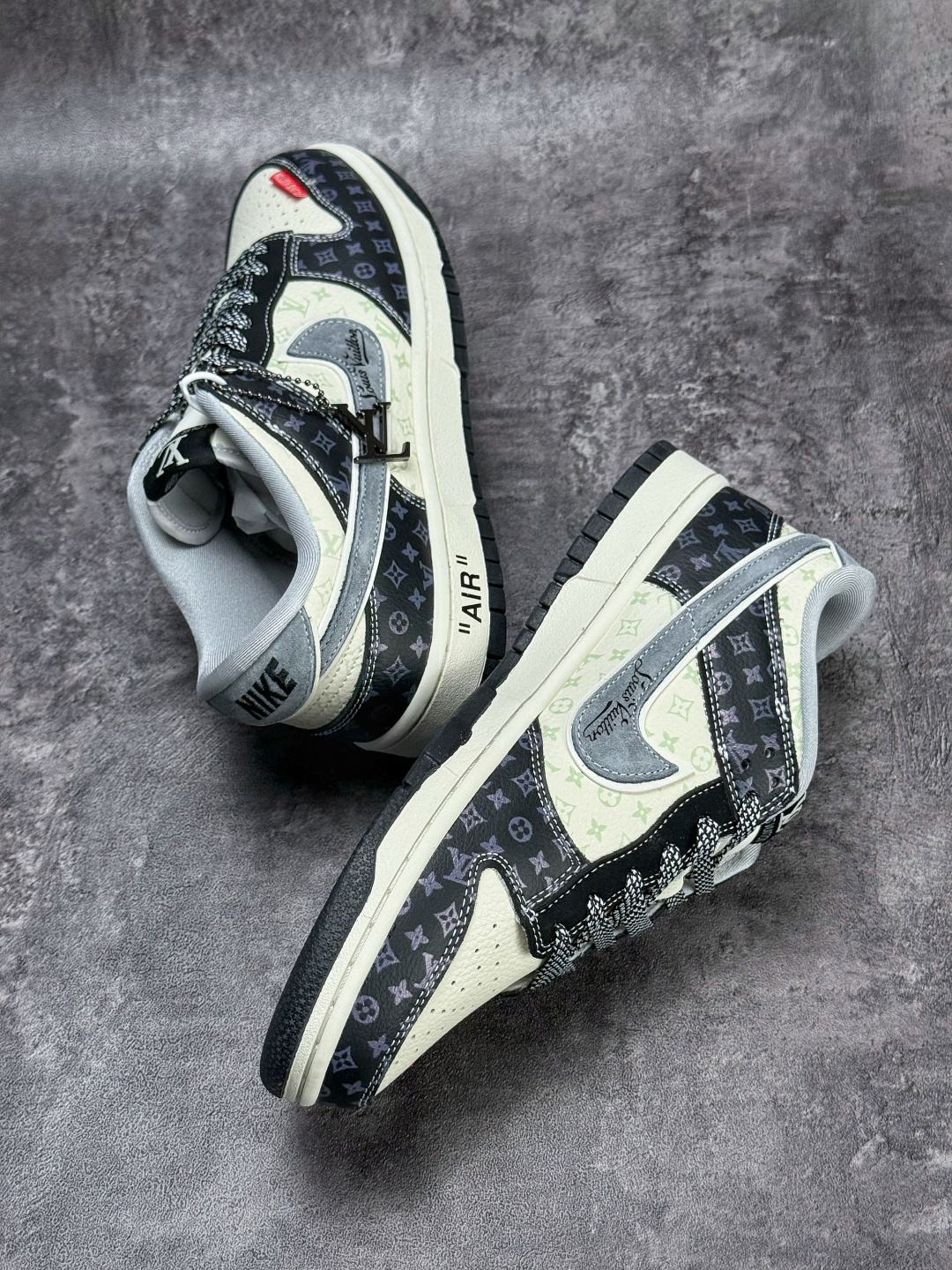 230 Nike SB Dunk Low x Louis Vuitton 黑白满天星 DN3168-035
