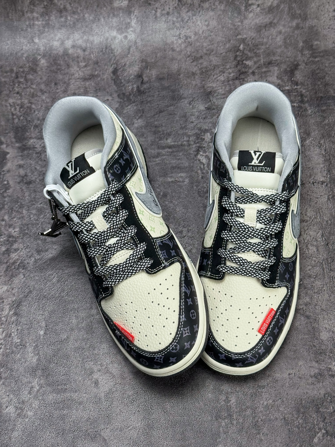230 Nike SB Dunk Low x Louis Vuitton 黑白满天星 DN3168-035