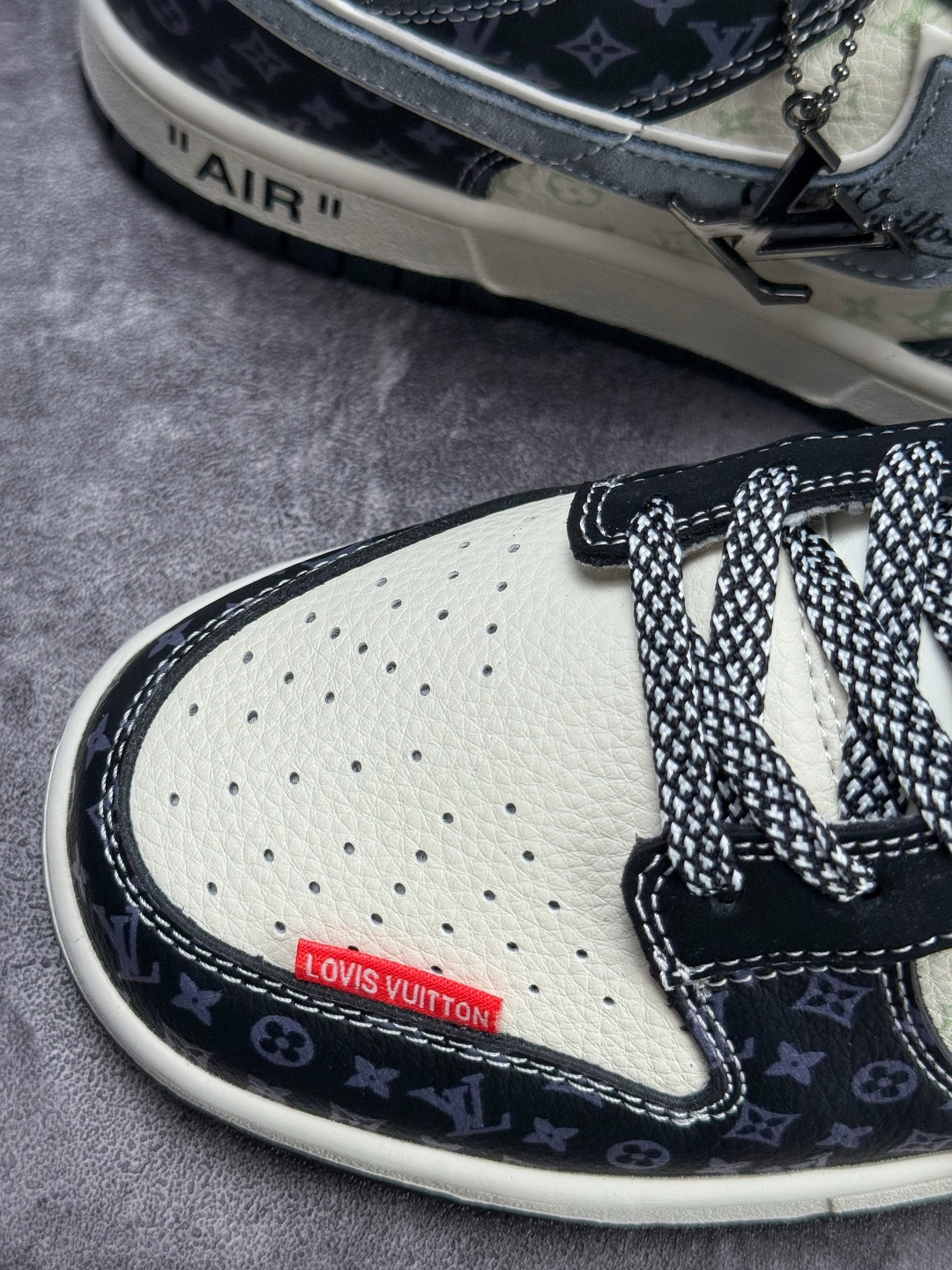 230 Nike SB Dunk Low x Louis Vuitton 黑白满天星 DN3168-035