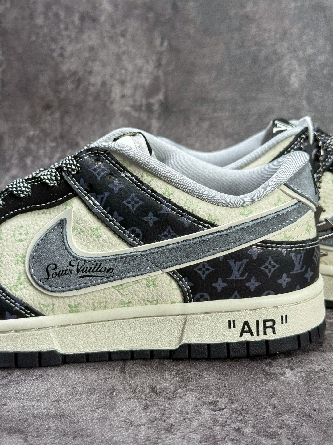 230 Nike SB Dunk Low x Louis Vuitton 黑白满天星 DN3168-035