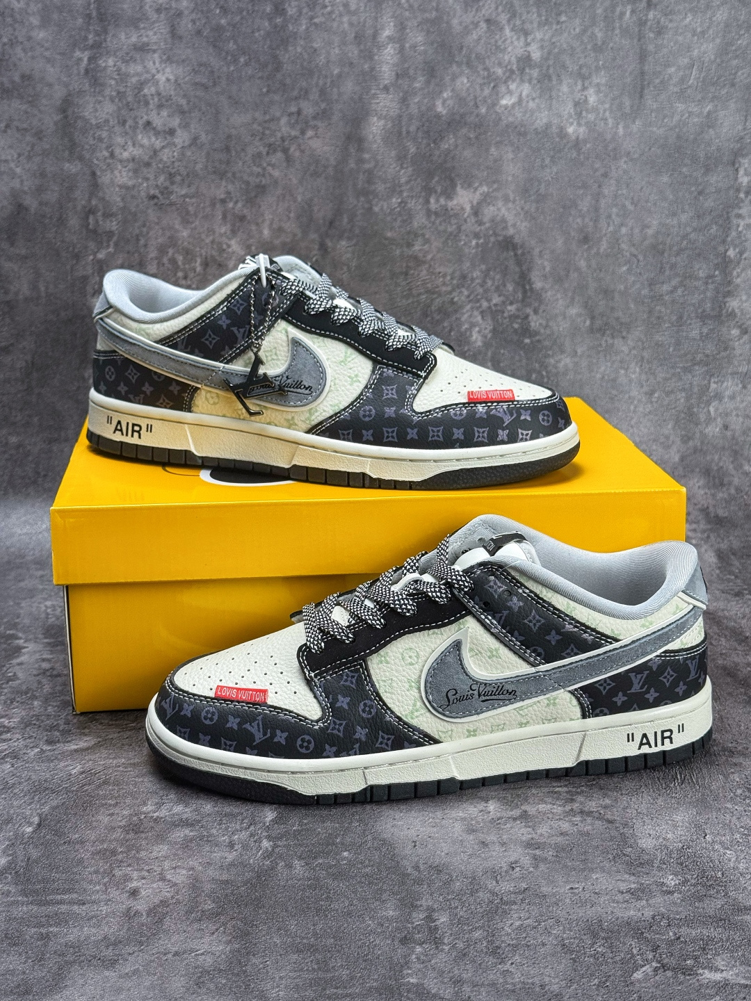 230 Nike SB Dunk Low x Louis Vuitton 黑白满天星 DN3168-035