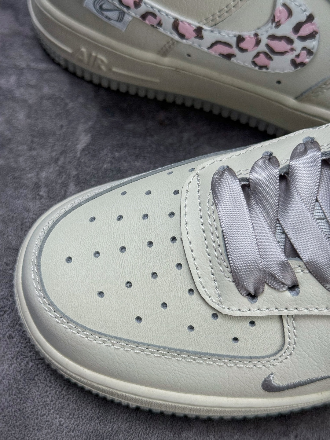 220 Nike Air Force 1 Low 07 白粉小勾 FB1839-323