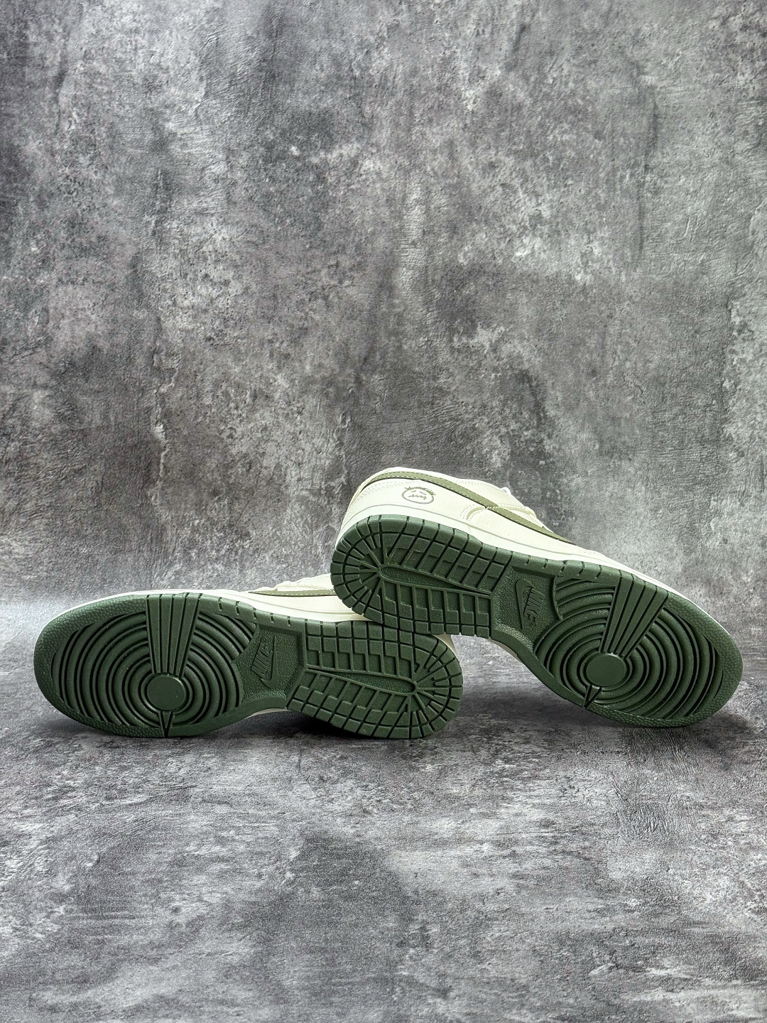 230 Nike SB Dunk Low 白绿小勾 TX1688-024