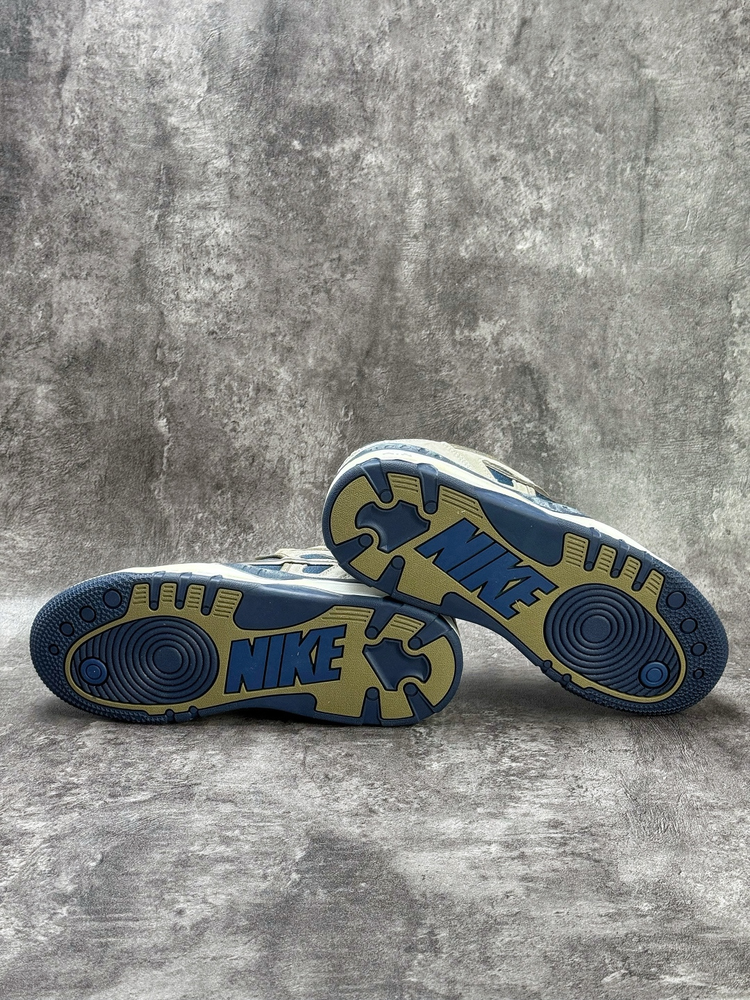 Nike x Levi's x NiAir Force 3 Low 柔软舒适低帮篮球鞋 IB1808-001