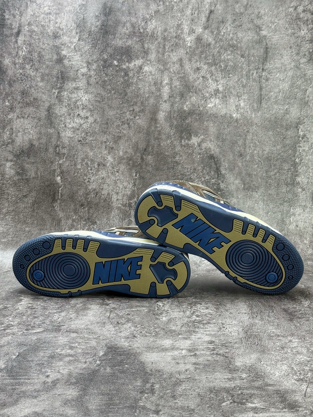 190 Nike x Levi's x NiAir Force 3 Low 柔软舒适低帮篮球鞋 HQ0262-004