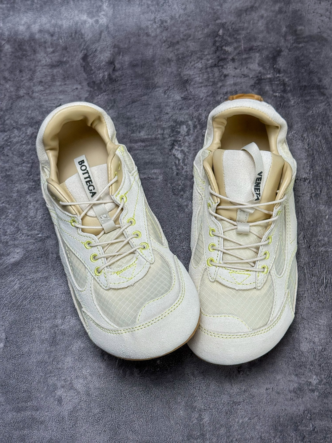 260 BOTTEGA VENETA Orbit Runner BV 葆蝶家时尚休闲情侣阿甘鞋 855200XG