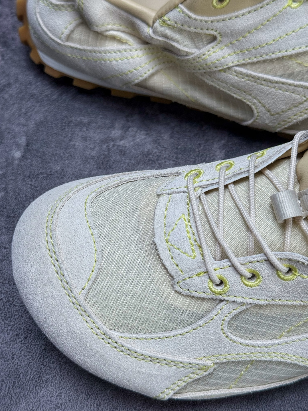 260 BOTTEGA VENETA Orbit Runner BV 葆蝶家时尚休闲情侣阿甘鞋 855200XG