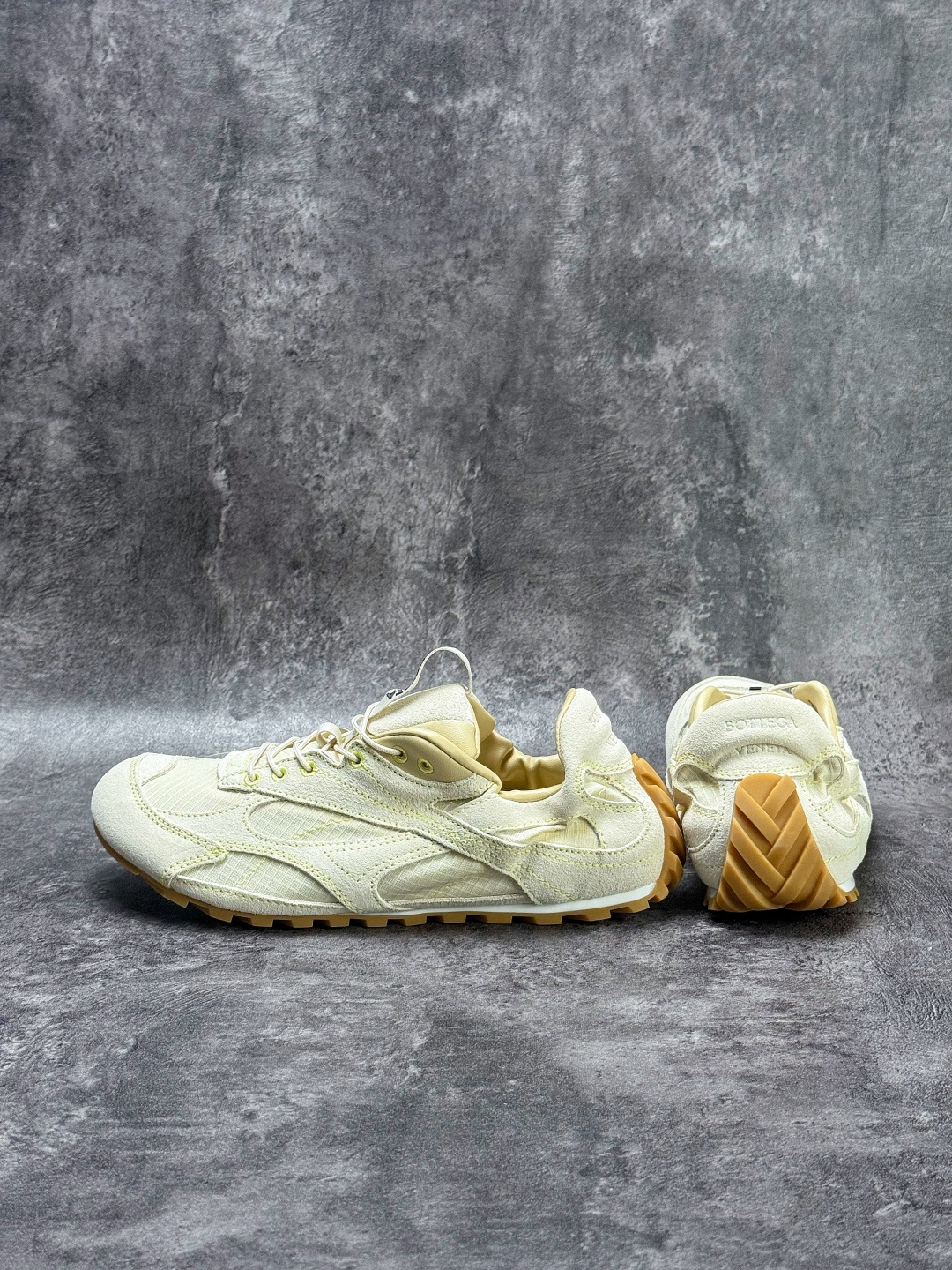 260 BOTTEGA VENETA Orbit Runner BV 葆蝶家时尚休闲情侣阿甘鞋 855200XG