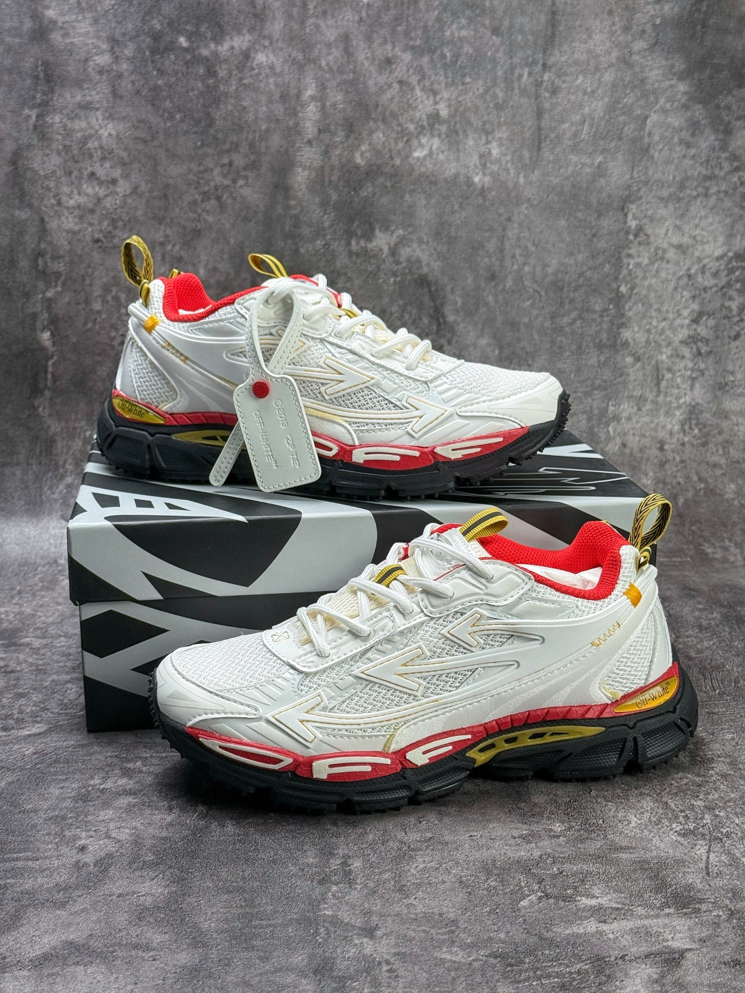 330 Off-White C/O VirGil Abloh 2024年OW最新款跑鞋