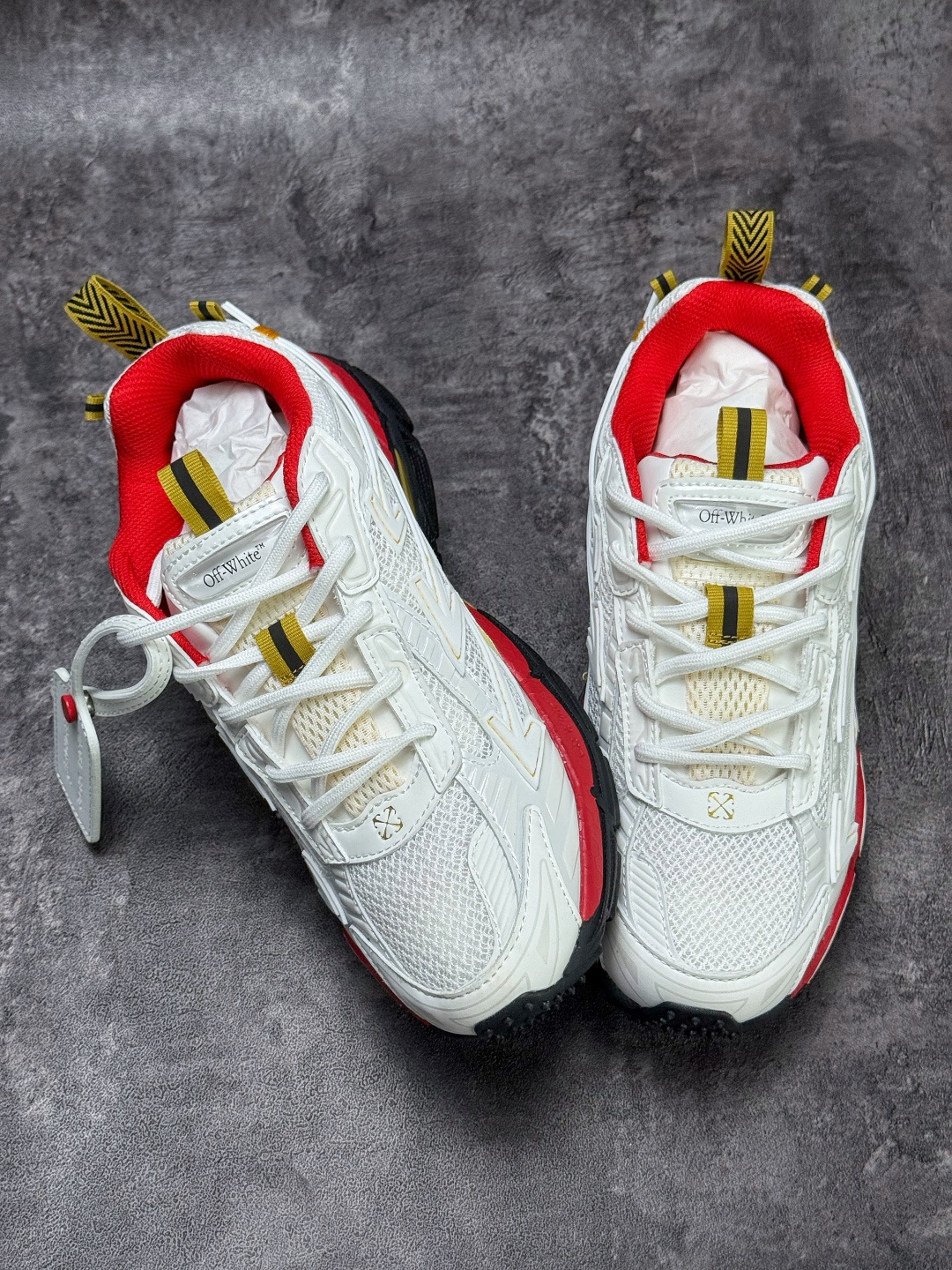 330 Off-White C/O VirGil Abloh 2024年OW最新款跑鞋