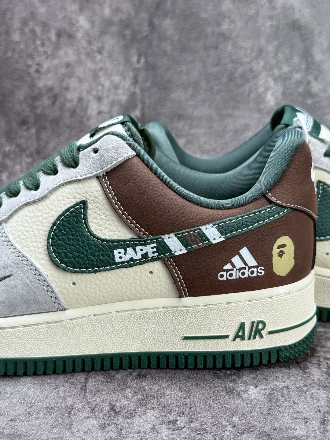 Nike Air Force 1 Low 07 x BAPE 灰白绿小勾 DW8806-012-Top High Quatity Cheap Sneakers Fashion Clothing Clothes Bags handbags Shoes of all Brand wholesale With The best Quality And Beautiful Price from China Factory Chinese suppliers wholesaler seller Nike Air Force 1 Low 07 x BAPE 灰白绿小勾 DW8806-012