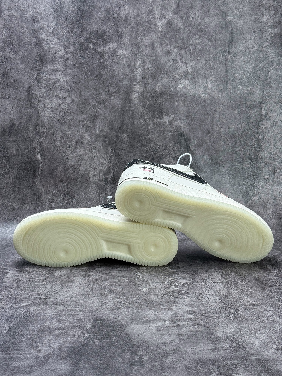 Nike Air Force 1 Low 07 x Stussy 白黑小勾满天星 DN9688-105-Top High Quatity Cheap Sneakers Fashion Clothing Clothes Bags handbags Shoes of all Brand wholesale With The best Quality And Beautiful Price from China Factory Chinese suppliers wholesaler seller Nike Air Force 1 Low 07 x Stussy 白黑小勾满天星 DN9688-105