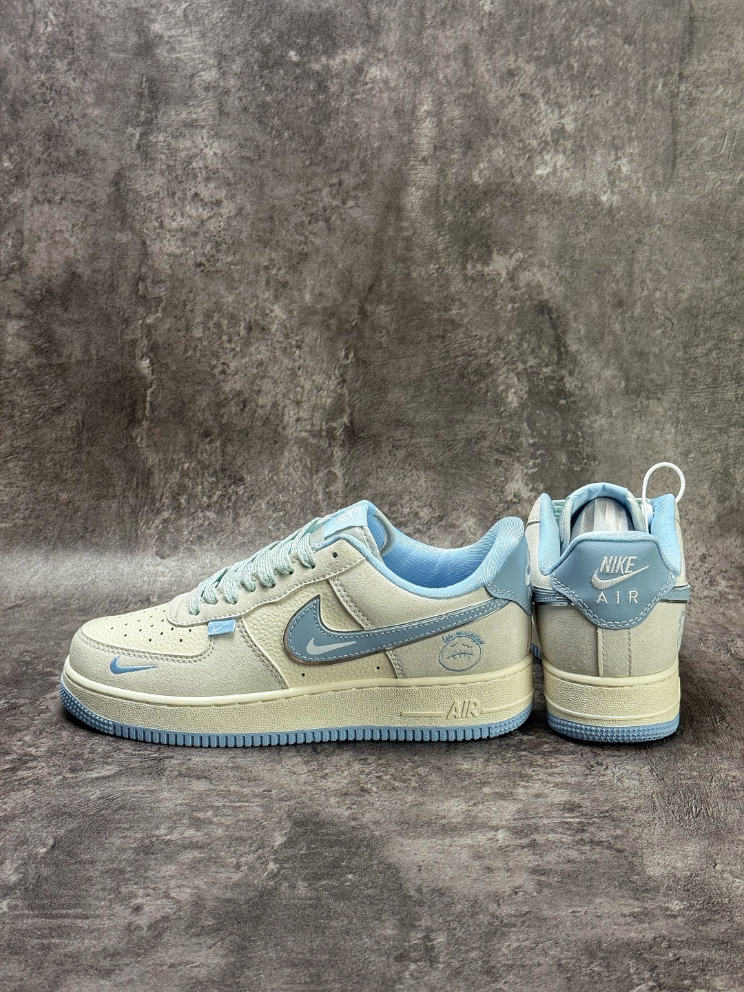 210 Nike Air Force 1 Low 07 灰白蓝小勾 SS1979-022-Chinese UA Cheap High Quatity Brand Clothes Bags handbags Sneakers wholesale wholesaler seller from China Factory suppliers Fashion Clothing Shoes best Quality Beautiful Price 210 Nike Air Force 1 Low 07 灰白蓝小勾 SS1979-022