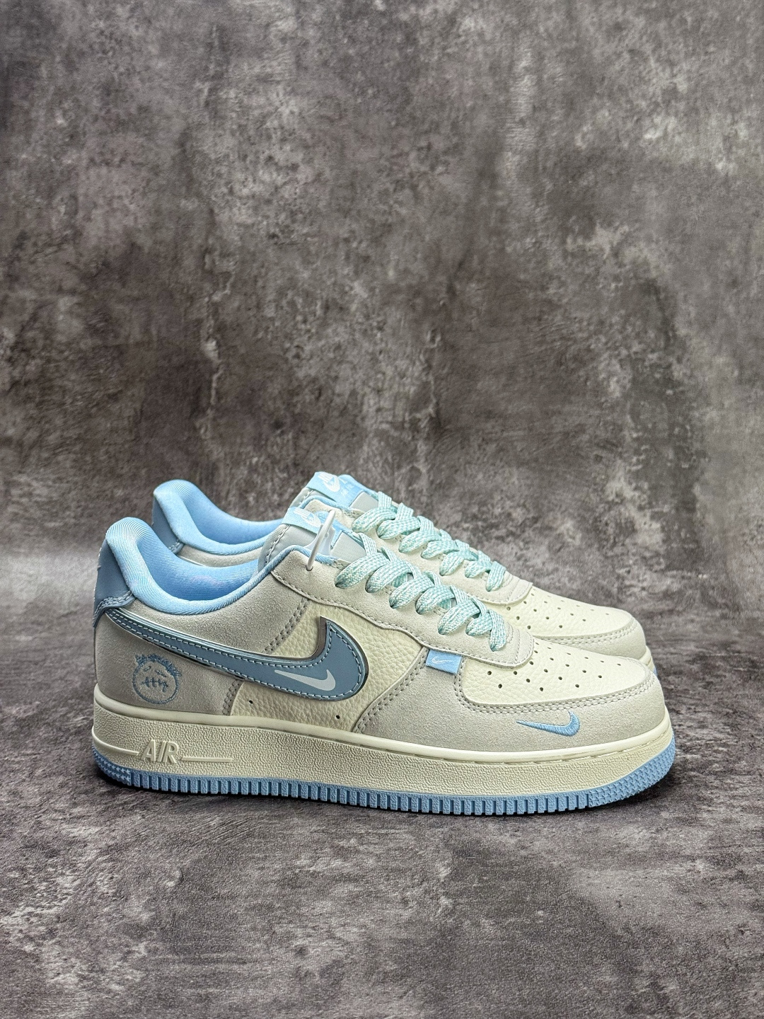 210 Nike Air Force 1 Low 07 灰白蓝小勾 SS1979-022-Chinese UA Cheap High Quatity Brand Clothes Bags handbags Sneakers wholesale wholesaler seller from China Factory suppliers Fashion Clothing Shoes best Quality Beautiful Price 210 Nike Air Force 1 Low 07 灰白蓝小勾 SS1979-022