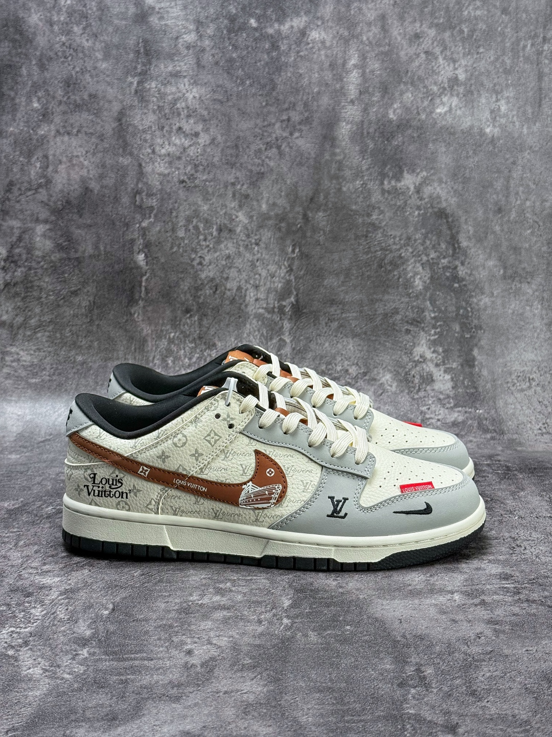 230 Nike SB Dunk Low x Louis Vuitton 灰白棕小勾 MN1688-114