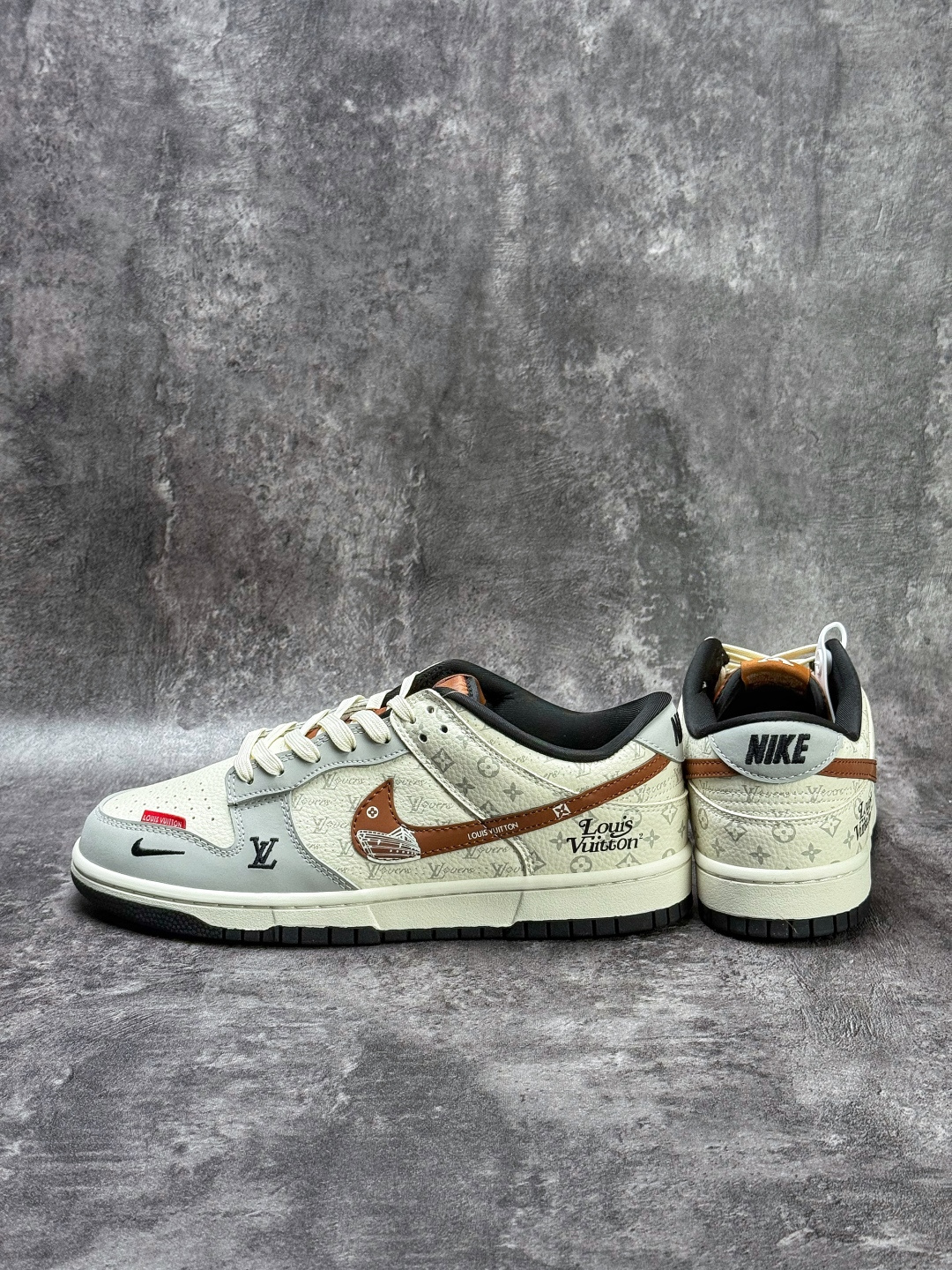 230 Nike SB Dunk Low x Louis Vuitton 灰白棕小勾 MN1688-114