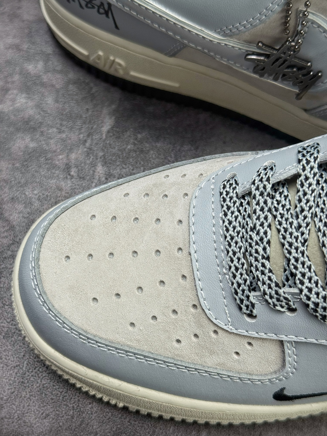 Nike Air Force 1 Low 07 x Stussy 蓝灰小勾满天星 DN1688-818-Top High Quatity Cheap Sneakers Fashion Clothing Clothes Bags handbags Shoes of all Brand wholesale With The best Quality And Beautiful Price from China Factory Chinese suppliers wholesaler seller Nike Air Force 1 Low 07 x Stussy 蓝灰小勾满天星 DN1688-818