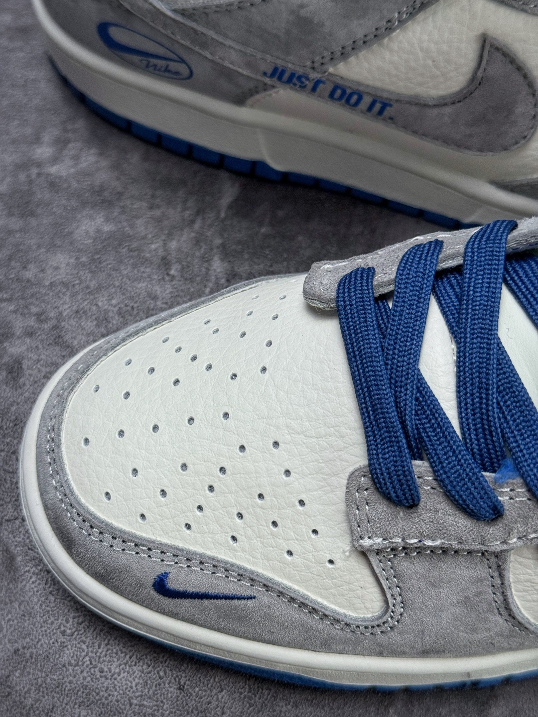 230 Nike SB Dunk Low 灰白蓝小勾 XZ5899-105