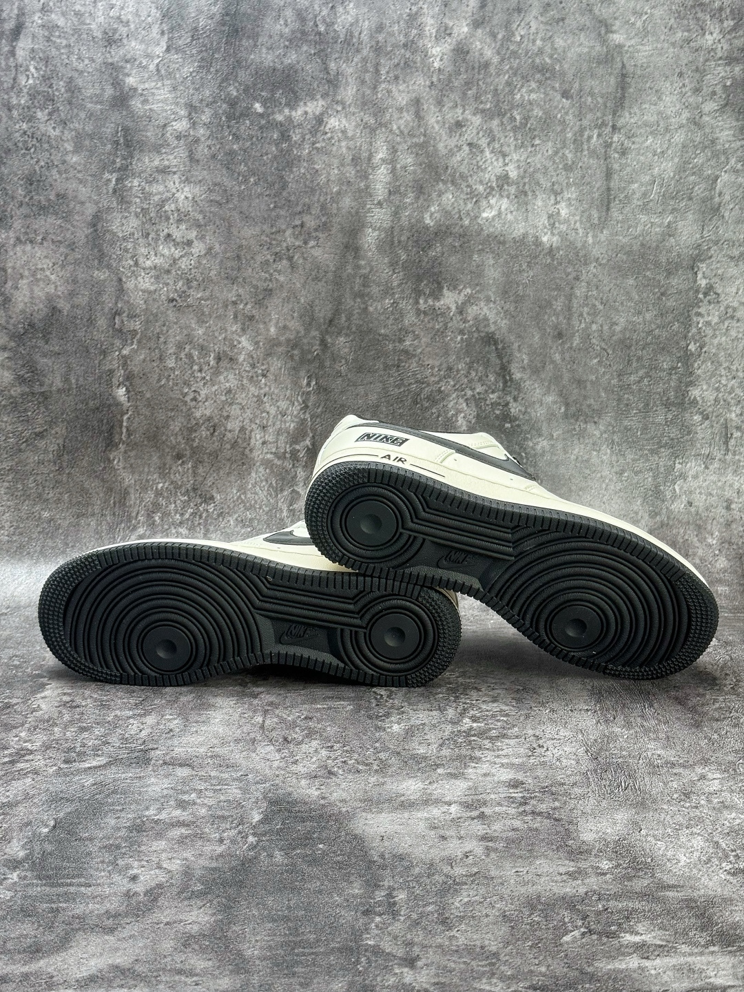 Nike Air Force 1 Low 07 白黑小勾满天星 JP8028-073-Top High Quatity Cheap Sneakers Fashion Clothing Clothes Bags handbags Shoes of all Brand wholesale With The best Quality And Beautiful Price from China Factory Chinese suppliers wholesaler seller Nike Air Force 1 Low 07 白黑小勾满天星 JP8028-073