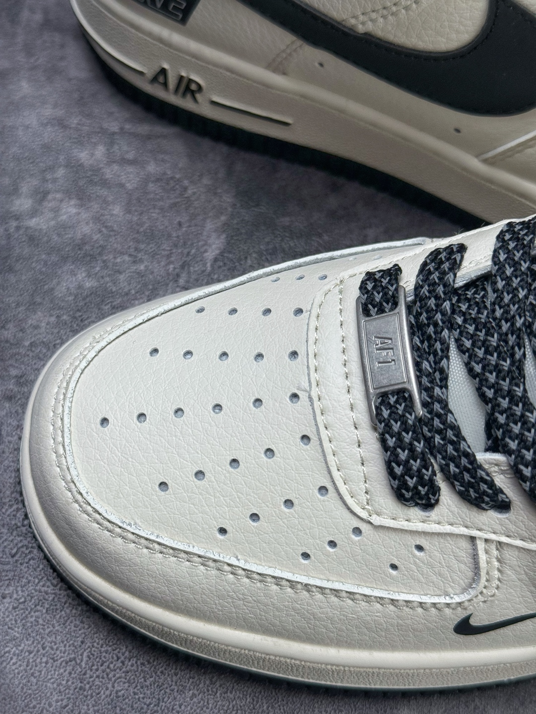 Nike Air Force 1 Low 07 白黑小勾满天星 JP8028-073-Top High Quatity Cheap Sneakers Fashion Clothing Clothes Bags handbags Shoes of all Brand wholesale With The best Quality And Beautiful Price from China Factory Chinese suppliers wholesaler seller Nike Air Force 1 Low 07 白黑小勾满天星 JP8028-073