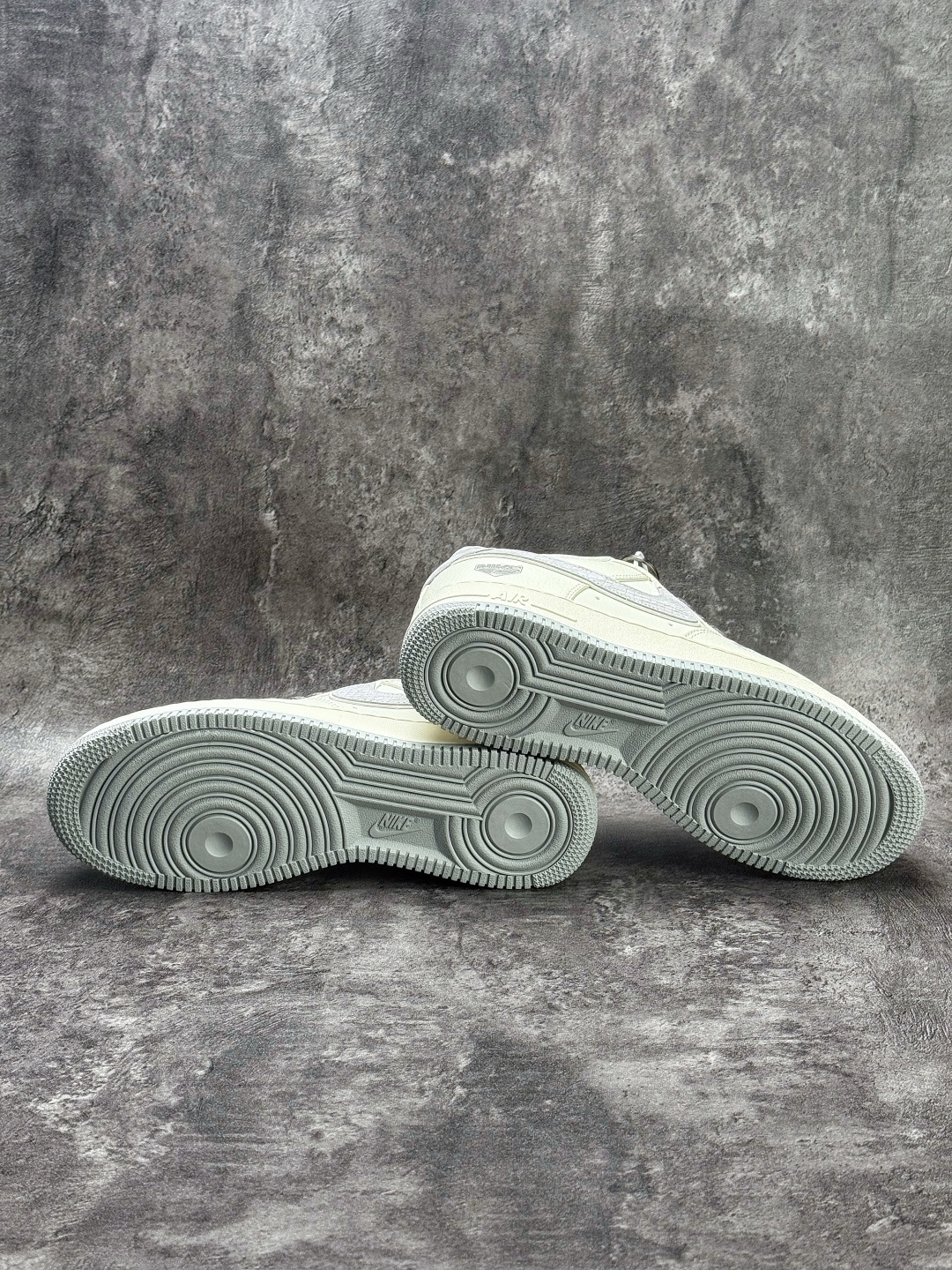 Nike Air Force 1 Low 07 白灰小勾 DN9688-107