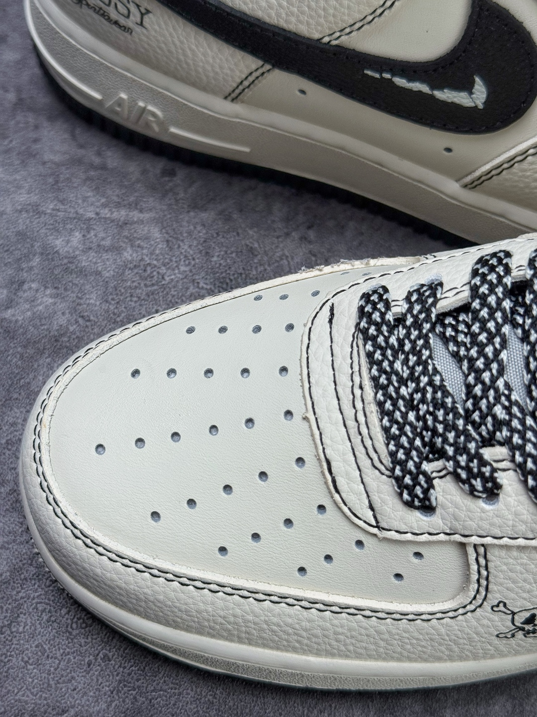 Nike Air Force 1 Low 07 x Stussy 白黑满天星 LD1999-026-Top High Quatity Cheap Sneakers Fashion Clothing Clothes Bags handbags Shoes of all Brand wholesale With The best Quality And Beautiful Price from China Factory Chinese suppliers wholesaler seller Nike Air Force 1 Low 07 x Stussy 白黑满天星 LD1999-026