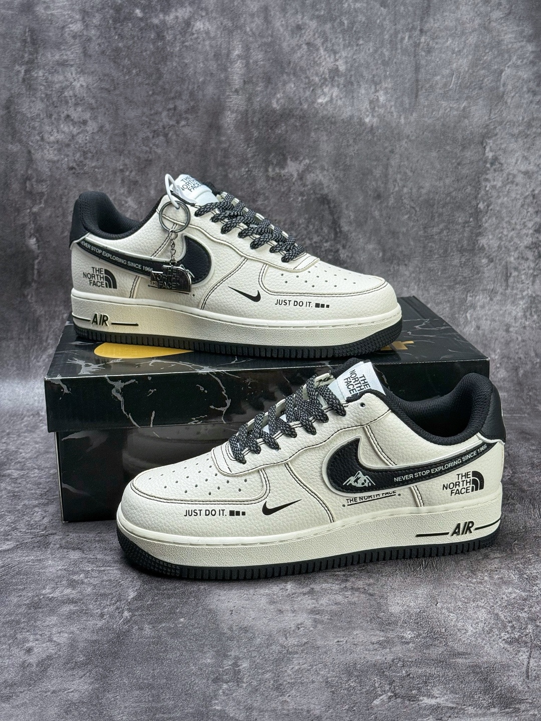 Nike Air Force 1 Low 07 x The North Face 白黑小勾满天星 DD1982-343-Top High Quatity Cheap Sneakers Fashion Clothing Clothes Bags handbags Shoes of all Brand wholesale With The best Quality And Beautiful Price from China Factory Chinese suppliers wholesaler seller Nike Air Force 1 Low 07 x The North Face 白黑小勾满天星 DD1982-343