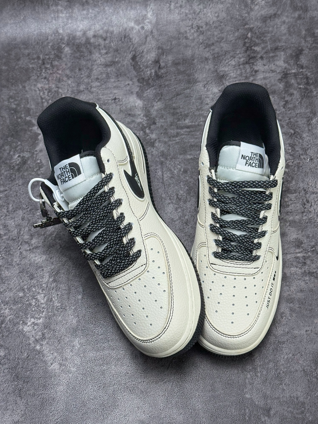 Nike Air Force 1 Low 07 x The North Face 白黑小勾满天星 DD1982-343-Top High Quatity Cheap Sneakers Fashion Clothing Clothes Bags handbags Shoes of all Brand wholesale With The best Quality And Beautiful Price from China Factory Chinese suppliers wholesaler seller Nike Air Force 1 Low 07 x The North Face 白黑小勾满天星 DD1982-343